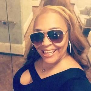 Meet your Posher, Shacona